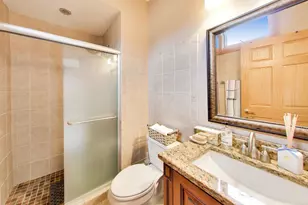 11S352 Deer Trail Ct, Burr Ridge, IL 60527 - Photo 9