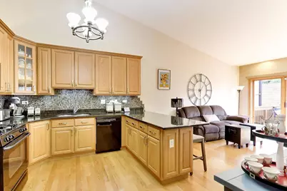 11S352 Deer Trail Court, Burr Ridge, IL 60527 - Photo 5