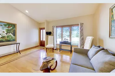 11S352 Deer Trail Court, Burr Ridge, IL 60527 - Photo 3