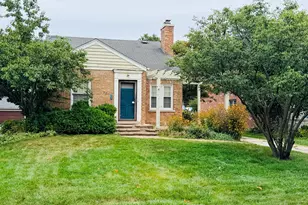 301 N Clinton Ave, Elmhurst, IL 60126 - Photo 1