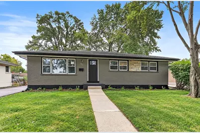 671 W Saint Aubin Drive, Addison, IL 60101 - Photo 1