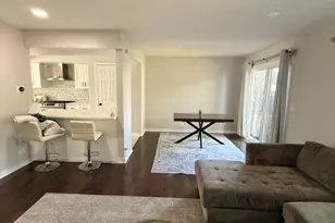 219 Pinewood Ln, Bloomingdale, IL 60108 - Photo 5