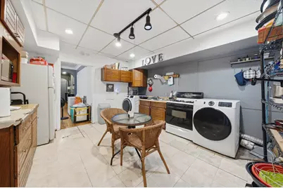 7932 S Kingston Avenue, Chicago, IL 60617 - Photo 15