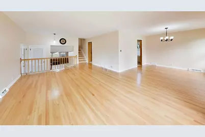8022 Keeler Avenue, Skokie, IL 60076 - Photo 7