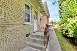 8022 Keeler Ave, Skokie, IL 60076 - Photo 37