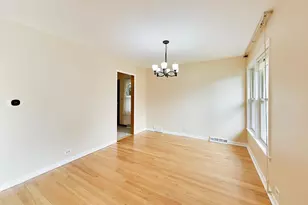 8022 Keeler Ave, Skokie, IL 60076 - Photo 9
