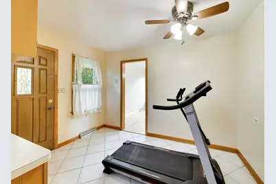 8022 Keeler Avenue, Skokie, IL 60076 - Photo 15