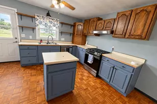 205 W Hoffman St, Irvington, IL 62848 - Photo 5