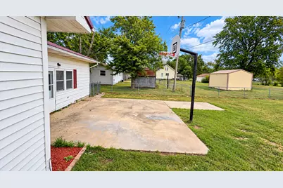 205 W Hoffman Street, Irvington, IL 62848 - Photo 15