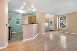1319 W Crane View Ct, Round Lake, IL 60073 - Photo 7