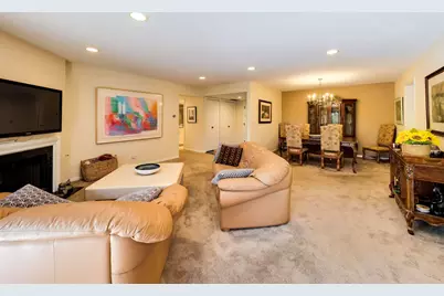 3 The Court Of Harborside Court #208, Northbrook, IL 60062 - Photo 5