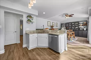 3173 Whitney Rd, Aurora, IL 60502 - Photo 5