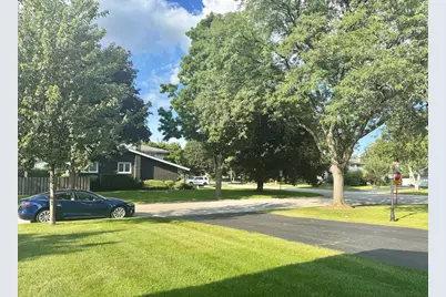 1205 E Ironwood Drive, Mount Prospect, IL 60056 - Photo 11