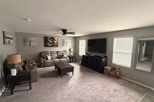 3901 Kristen Ct, Plano, IL 60545 - Photo 5
