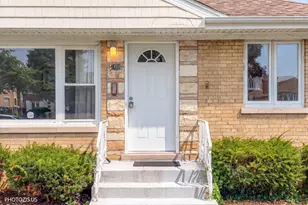 7408 W Argyle St, Harwood Heights, IL 60706 - Photo 3