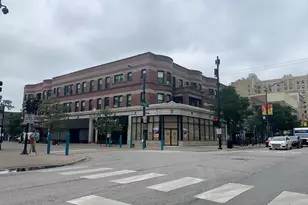1000 W Argyle St, Chicago, IL 60640 - Photo 1