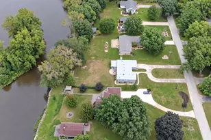 1930 Bittersweet Dr, Saint Anne, IL 60964 - Photo 37