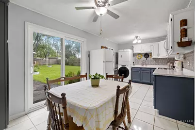 390 Larkdale Row, Wauconda, IL 60084 - Photo 7