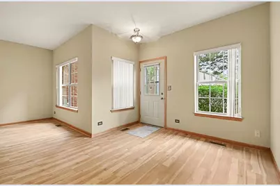 3 4 Seasons Court, Elmhurst, IL 60126 - Photo 3