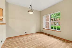 3 4 Season's Ct, Elmhurst, IL 60126 - Photo 5