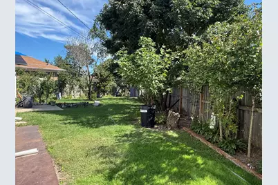 930 W Park Avenue, Joliet, IL 60436 - Photo 23