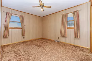 715 W Grant Ave, Pontiac, IL 61764 - Photo 17