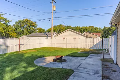715 W Grant Avenue, Pontiac, IL 61764 - Photo 33