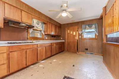 715 W Grant Avenue, Pontiac, IL 61764 - Photo 23