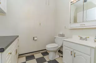 715 W Grant Ave, Pontiac, IL 61764 - Photo 5