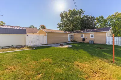 715 W Grant Avenue, Pontiac, IL 61764 - Photo 31