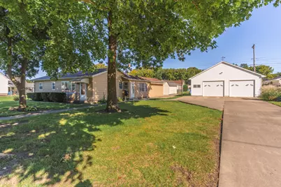 715 W Grant Avenue, Pontiac, IL 61764 - Photo 35