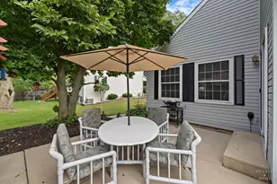 930 Ridgewood Dr, Cary, IL 60013 - Photo 31