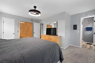 930 Ridgewood Dr, Cary, IL 60013 - Photo 19