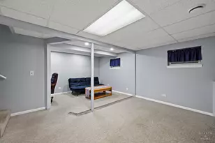 930 Ridgewood Dr, Cary, IL 60013 - Photo 27