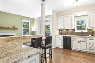 1949 Barnhill Dr, Mundelein, IL 60060 - Photo 9