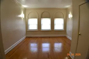 8204 S Exchange Ave, Chicago, IL 60617 - Photo 3