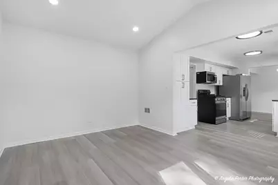 1240 Huntington Drive, Mundelein, IL 60060 - Photo 17