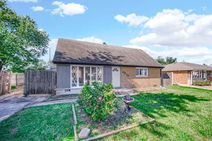 8930 Saratoga Dr, Bridgeview, IL 60455 - Photo 3