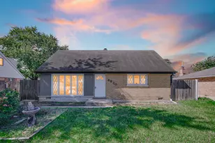 8930 Saratoga Dr, Bridgeview, IL 60455 - Photo 1
