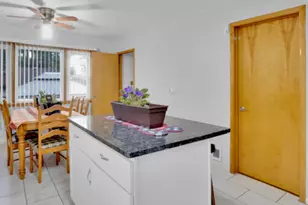 8901 S 49th Ct, Oak Lawn, IL 60453 - Photo 17