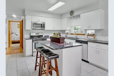 8901 S 49th Court, Oak Lawn, IL 60453 - Photo 3