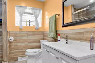 8901 S 49th Ct, Oak Lawn, IL 60453 - Photo 9