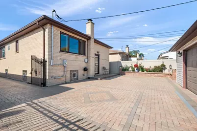 4933 N Sayre Avenue, Chicago, IL 60656 - Photo 3