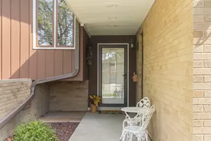 15423 Michaele Dr, Oak Forest, IL 60452 - Photo 3