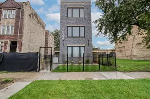 4623 S Prairie Ave, Chicago, IL 60653 - Photo 1