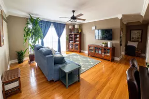 6423 N Damen Ave, Chicago, IL 60645 - Photo 3