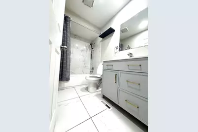111 S Hale Avenue, Bartlett, IL 60103 - Photo 11