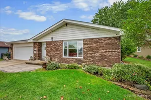 125 W Middle St, South Elgin, IL 60177 - Photo 1