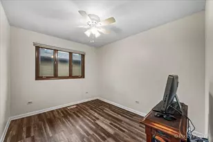 125 W Middle St, South Elgin, IL 60177 - Photo 11