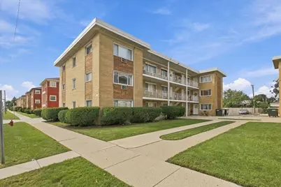 4544 N River Road #B2, Schiller Park, IL 60176 - Photo 1